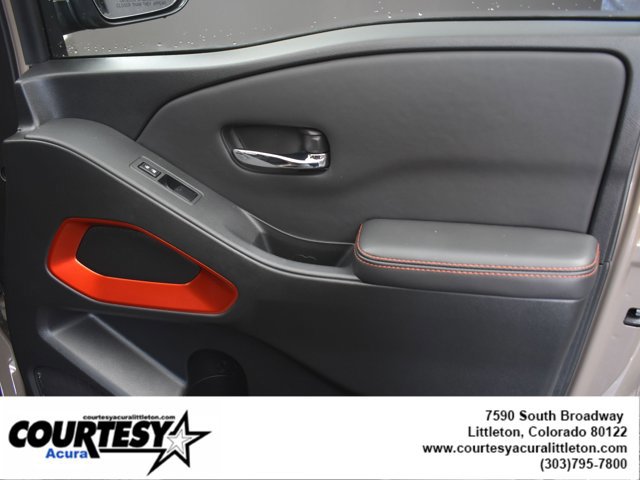 Used 2024 Nissan Frontier PRO-4X w/ Technology Package image 28