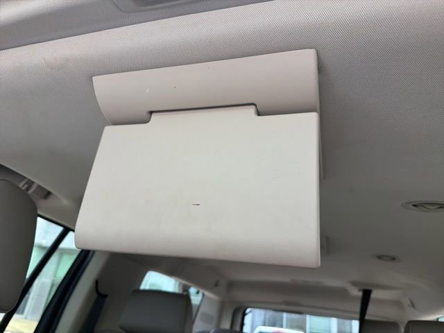 Used 2017 Chevrolet Suburban LT w/ LT Signature Package image 17