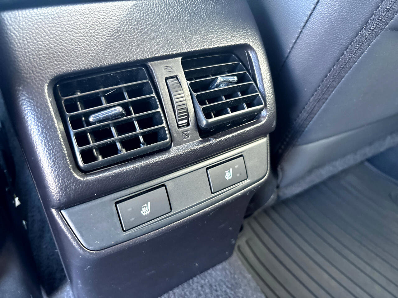 Used 2017 Subaru Outback 2.5i Limited image 31