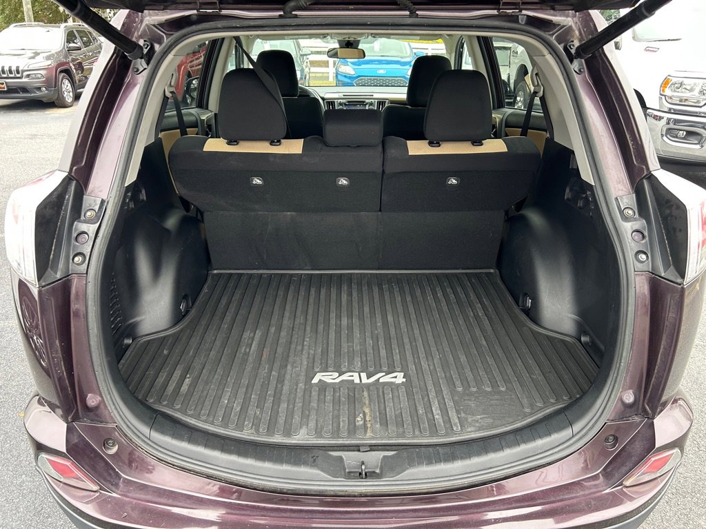 Used 2017 Toyota RAV4 XLE FWD image 30