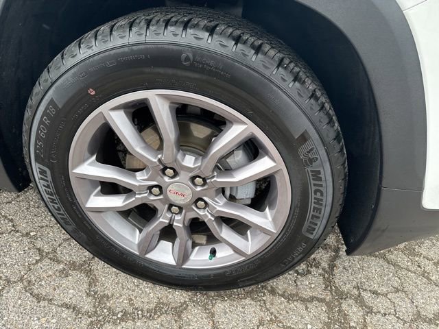 Used 2023 GMC Terrain SLT w/ LPO, Floor Liner Package FWD image 4