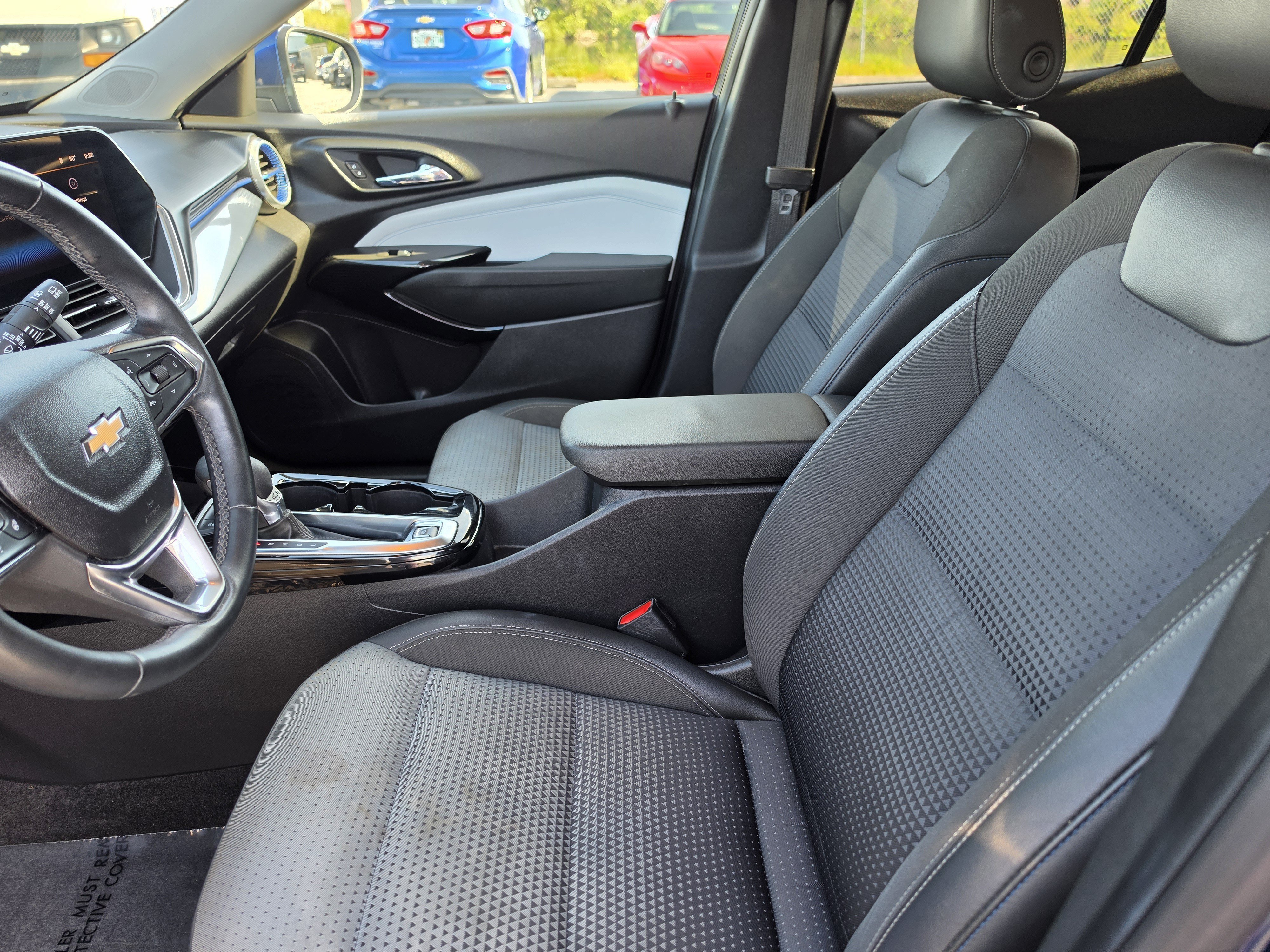 Certified 2024 Chevrolet Trax LT w/ Sunroof Package FWD image 14