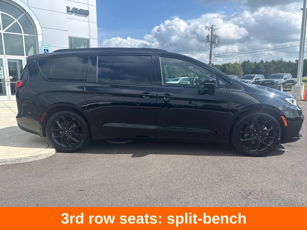 Used 2025 Chrysler Pacifica Limited FWD image 9