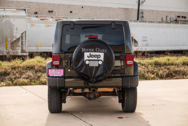 Used 2016 Jeep Wrangler Unlimited Sahara w/ Max Tow Package image 13