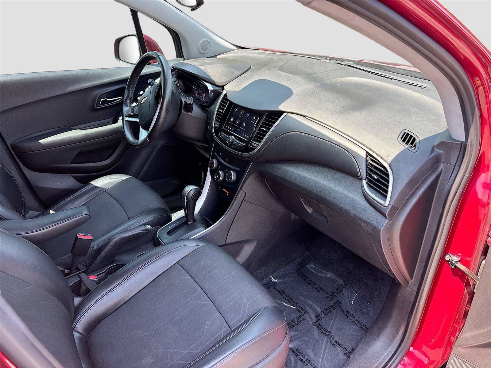 Used 2020 Chevrolet Trax LT w/ LT Convenience Package FWD image 26