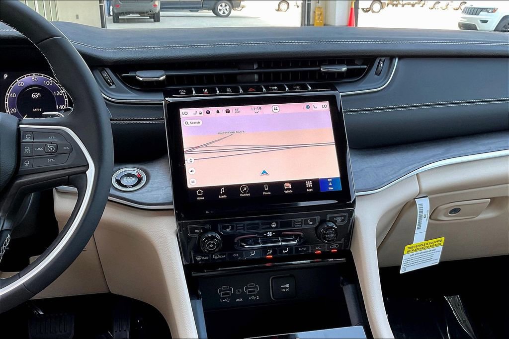 New 2025 Jeep Grand Cherokee Limited image 9