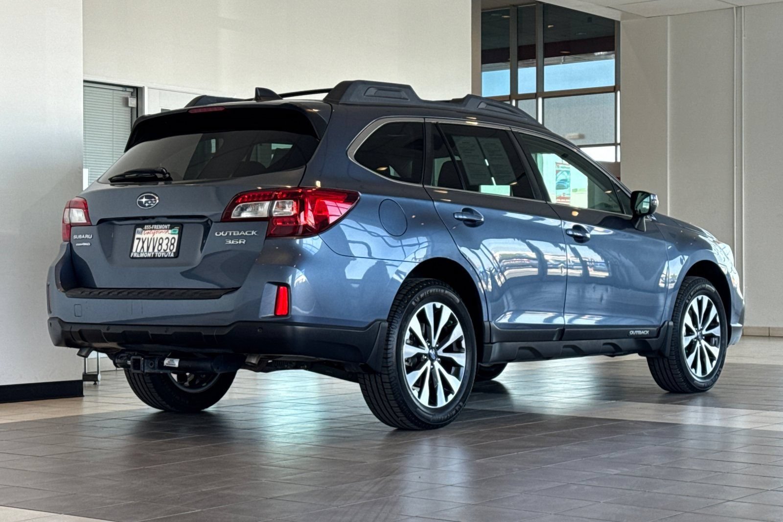 Used 2017 Subaru Outback 3.6R Limited AWD/4WD image 4