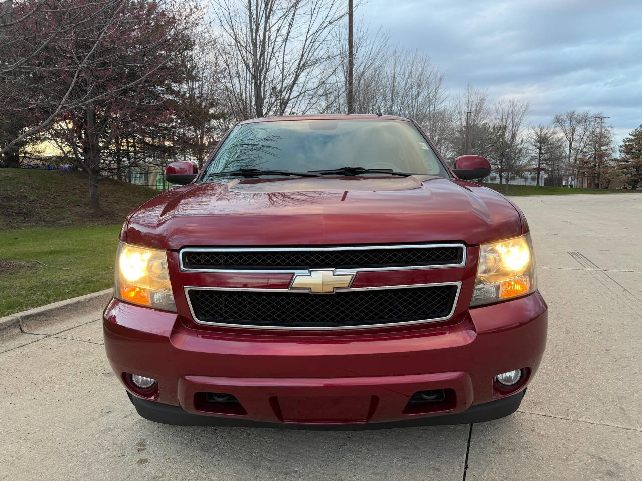 Used 2011 Chevrolet Tahoe LT image 2
