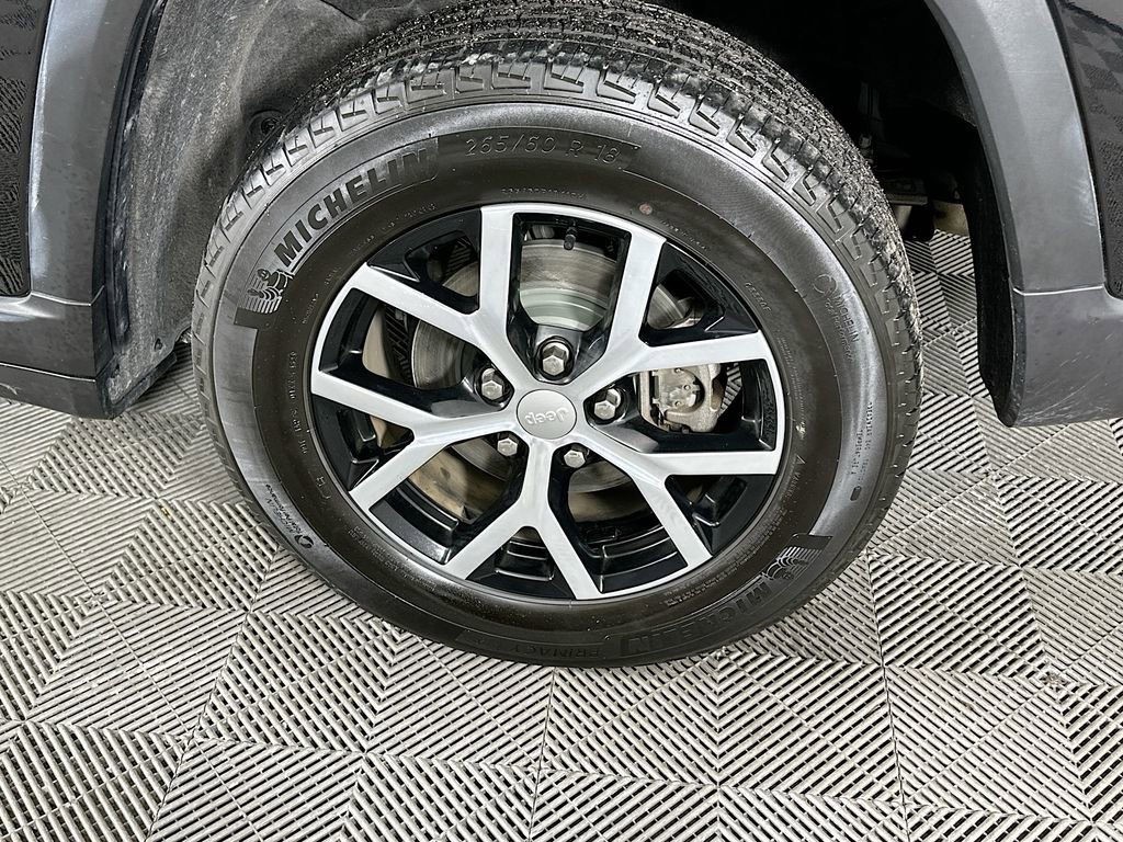 Certified 2024 Jeep Grand Cherokee Limited image 42