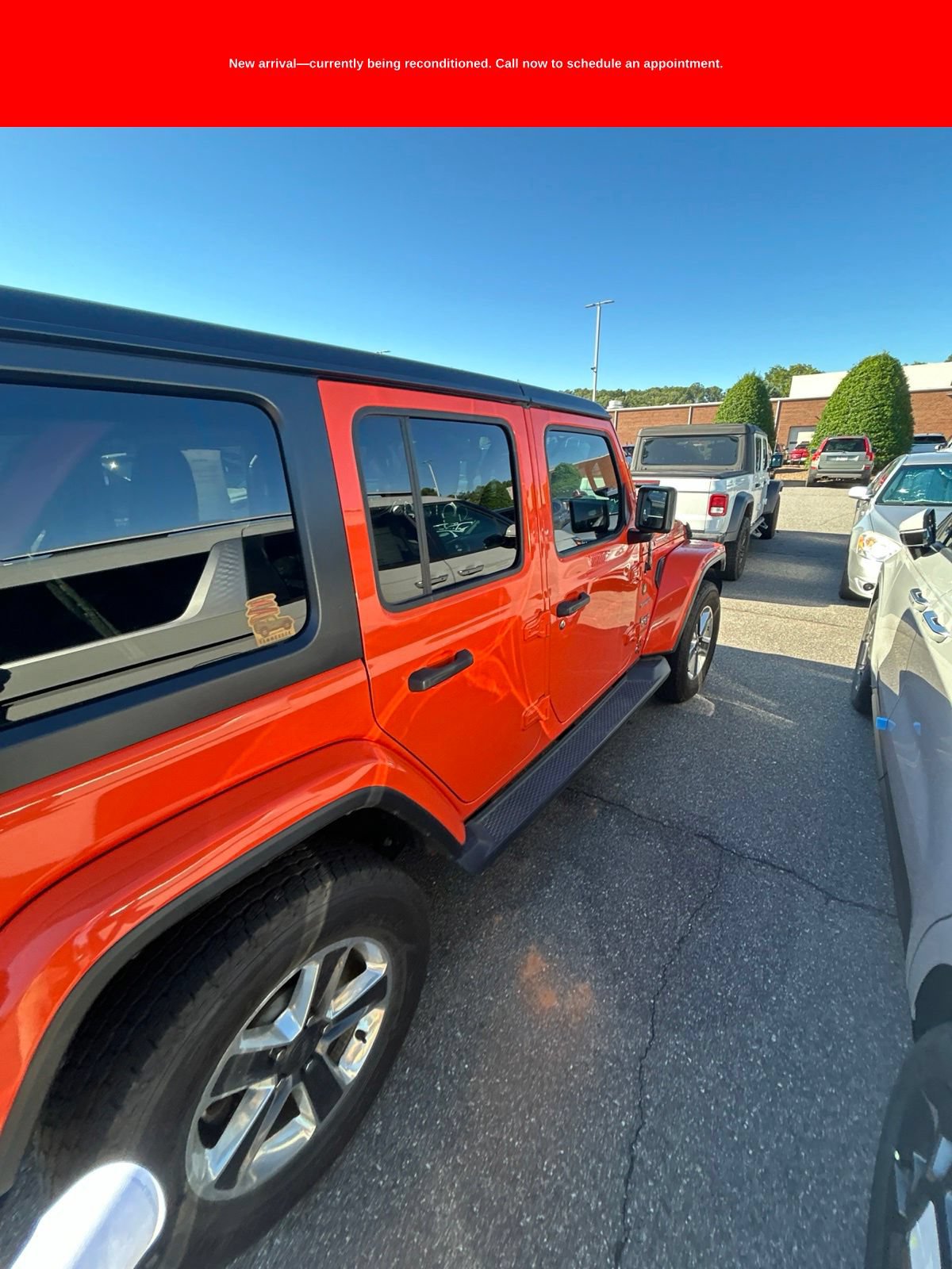 Used 2018 Jeep Wrangler Unlimited Sahara AWD/4WD image 16