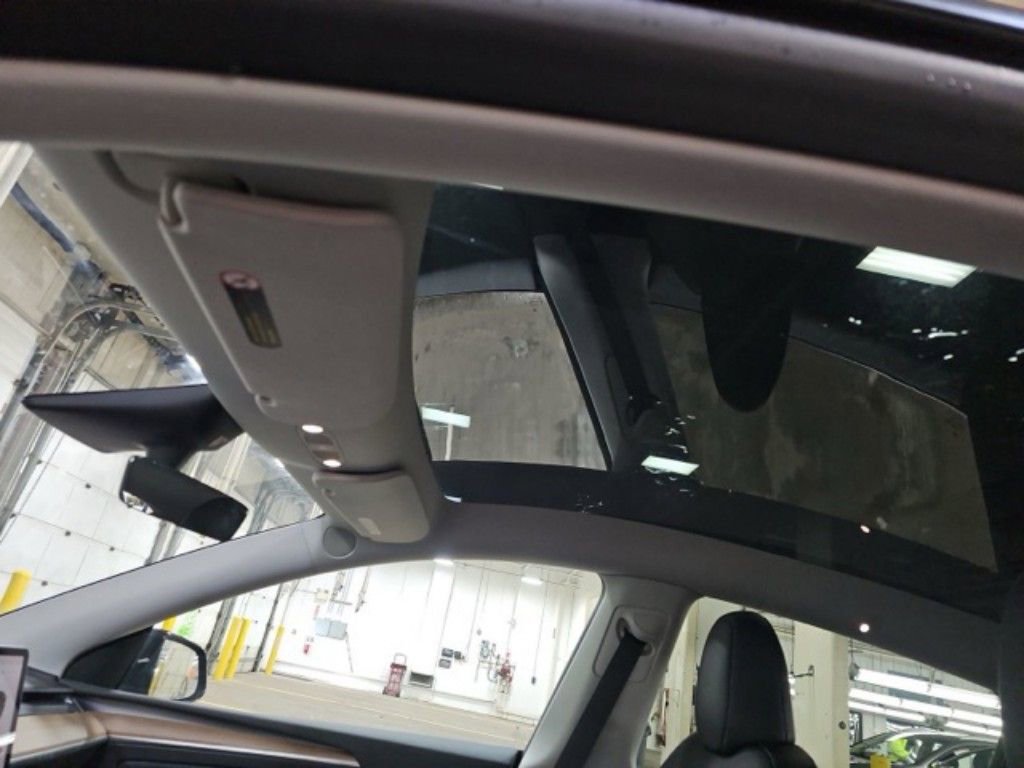 Used 2023 Tesla Model Y Long Range image 11