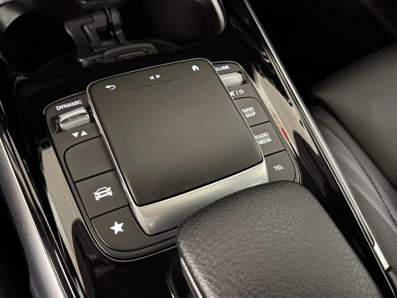 Used 2021 Mercedes-Benz GLB 250 4MATIC image 26