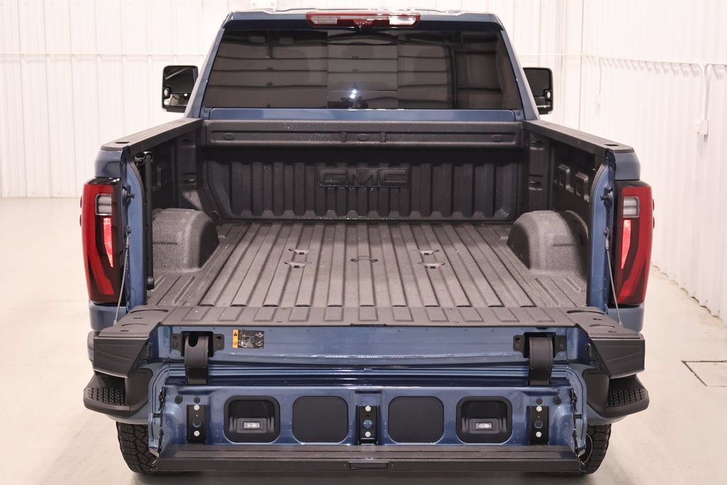 Used 2025 GMC Sierra 2500 Denali w/ Denali Reserve Package AWD/4WD image 36