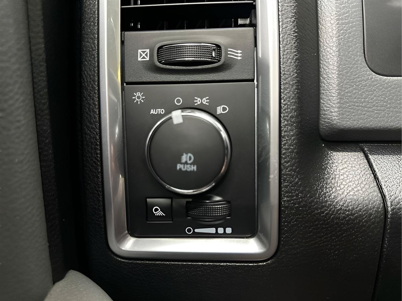 Used 2018 RAM 3500 Big Horn AWD/4WD image 20