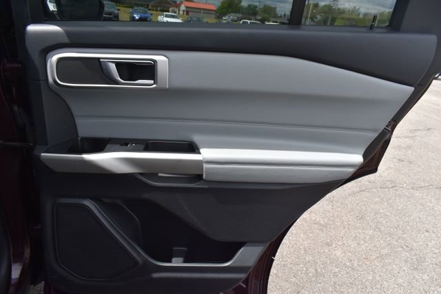 Used 2022 Ford Explorer XLT w/ Equipment Group 202A AWD/4WD image 46