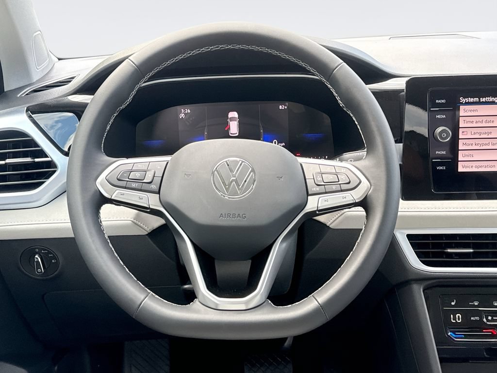New 2026 Volkswagen Taos SE FWD image 11