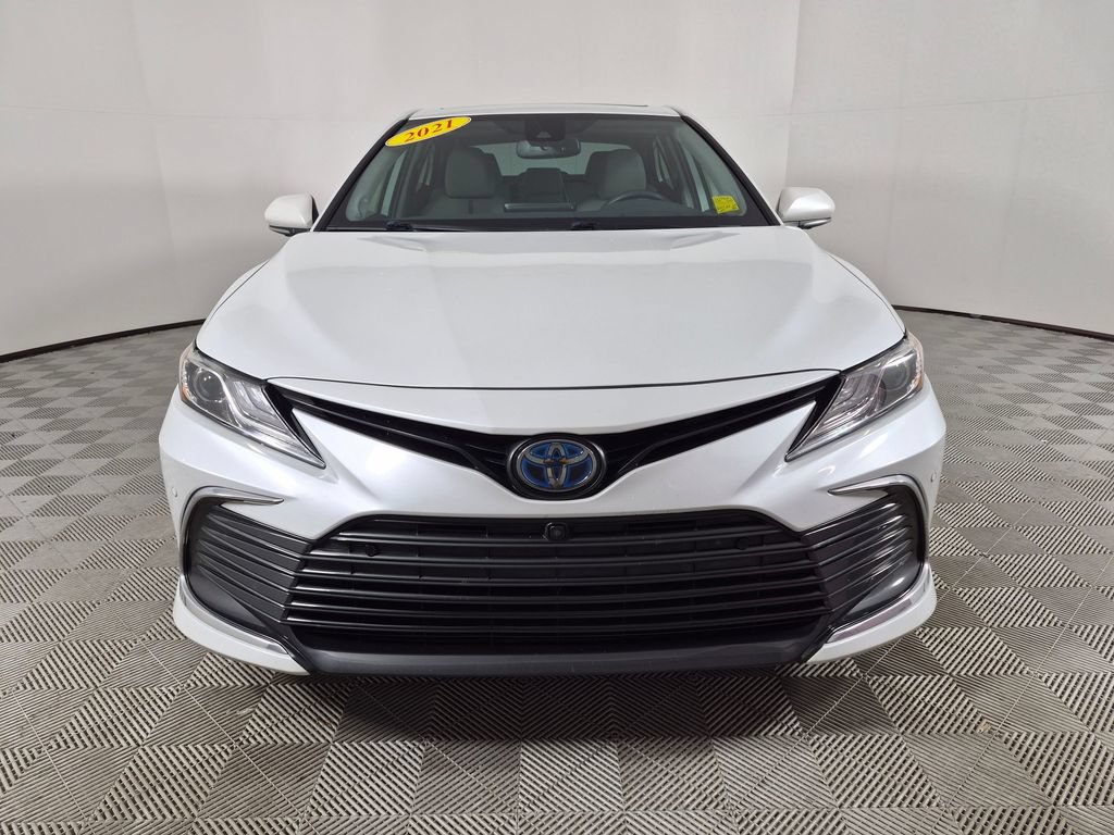 Used 2021 Toyota Camry XLE w/ Navigation Upgrade Package FWD image 8