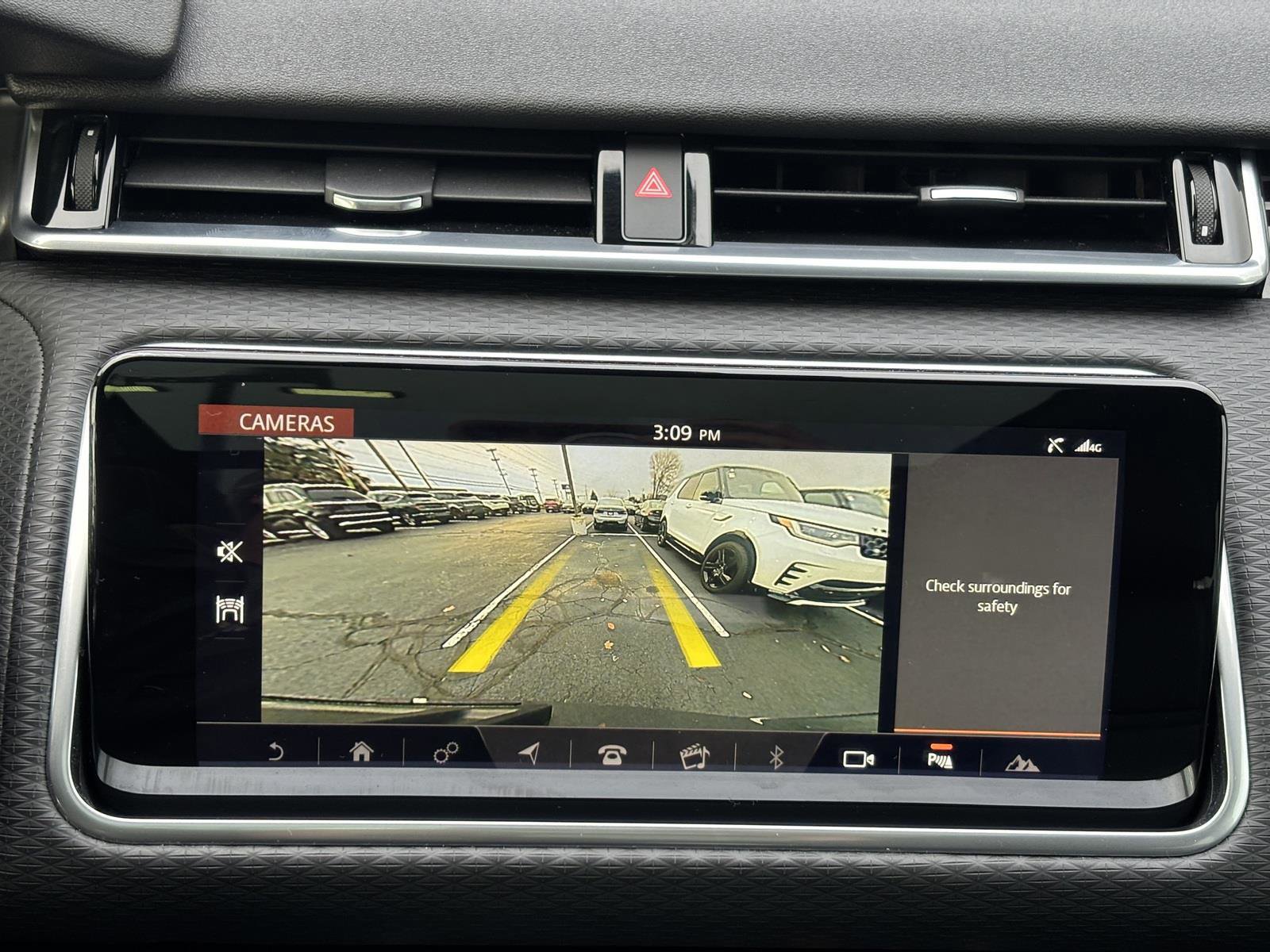 Used 2020 Land Rover Range Rover Velar S image 24