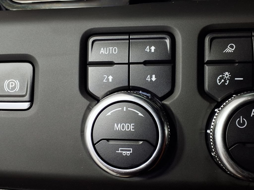 Used 2024 GMC Sierra 2500 AT4X AWD/4WD image 15