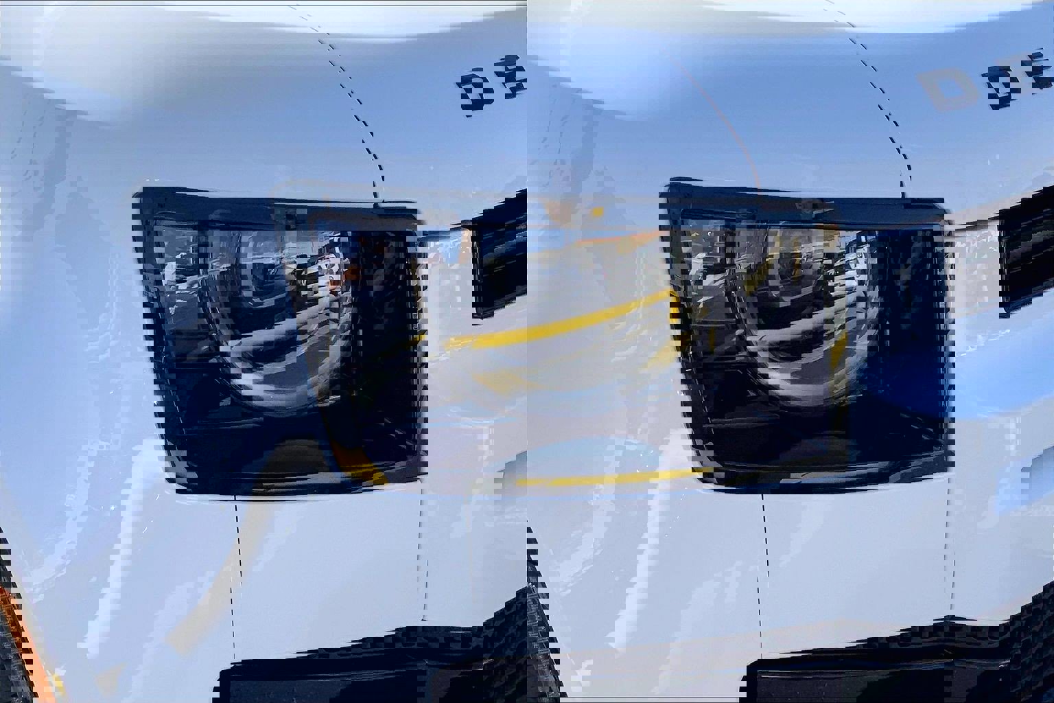 New 2026 Land Rover Defender 110 X-Dynamic SE image 16