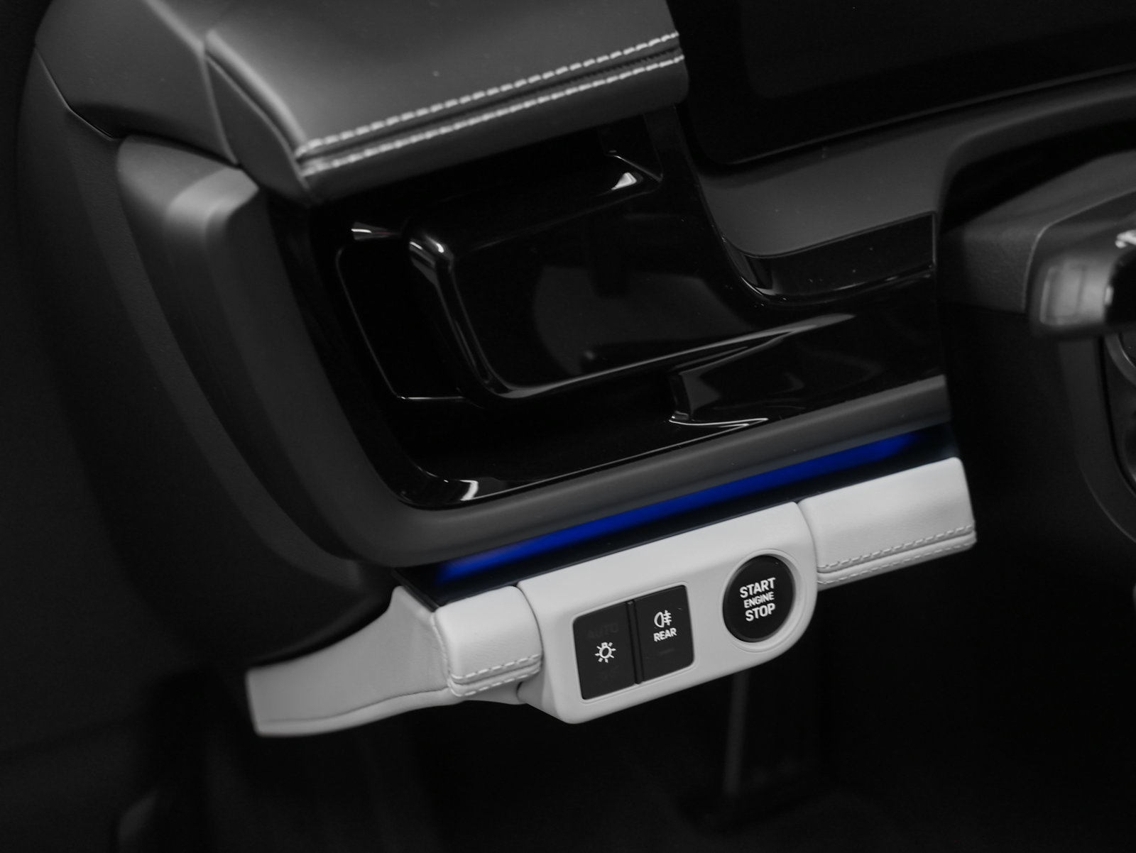 Certified 2026 Porsche Panamera 4 E-Hybrid AWD/4WD image 33
