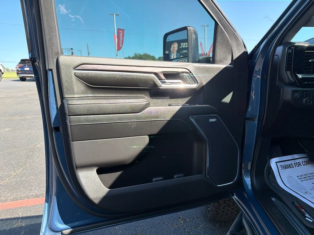 Used 2024 Chevrolet Silverado 2500 LTZ w/ LTZ Premium Package AWD/4WD image 10