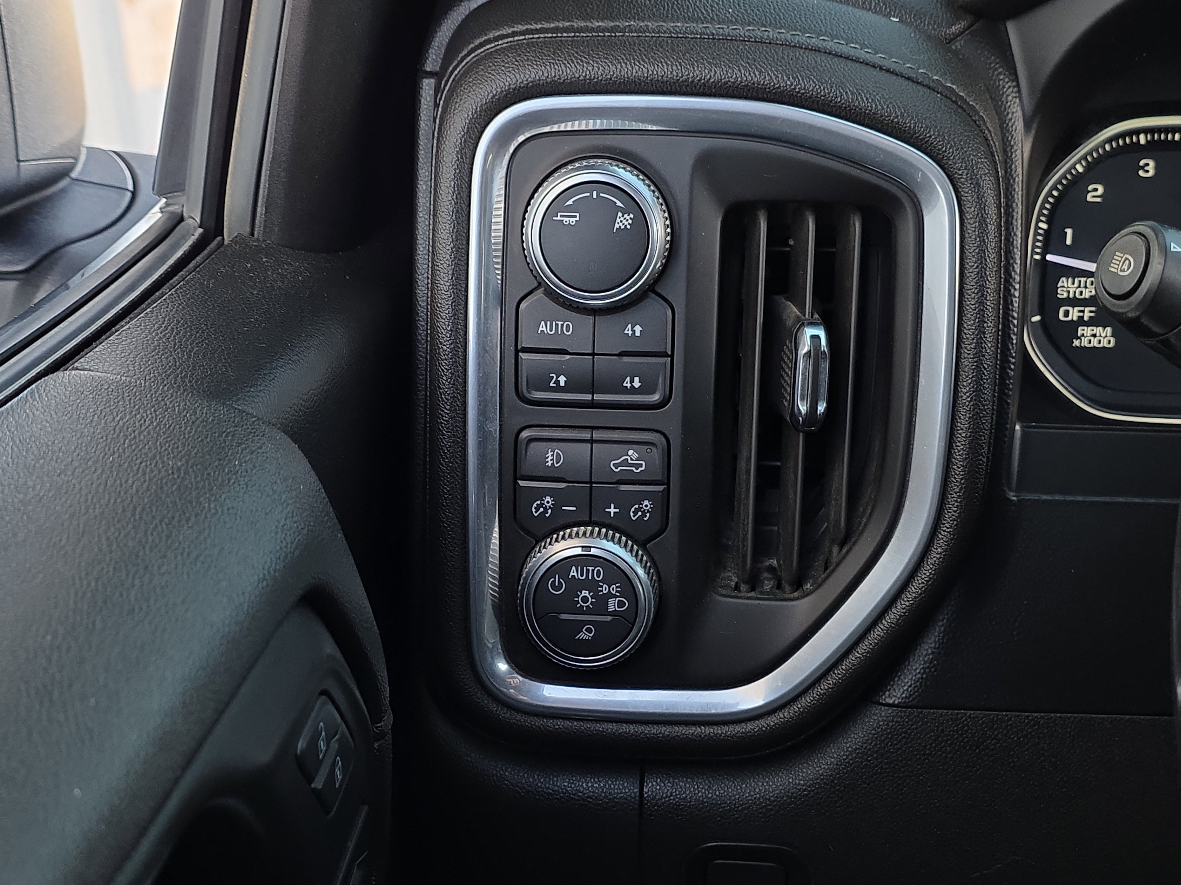 Used 2019 GMC Sierra 1500 SLT w/ SLT Premium Plus Package image 30