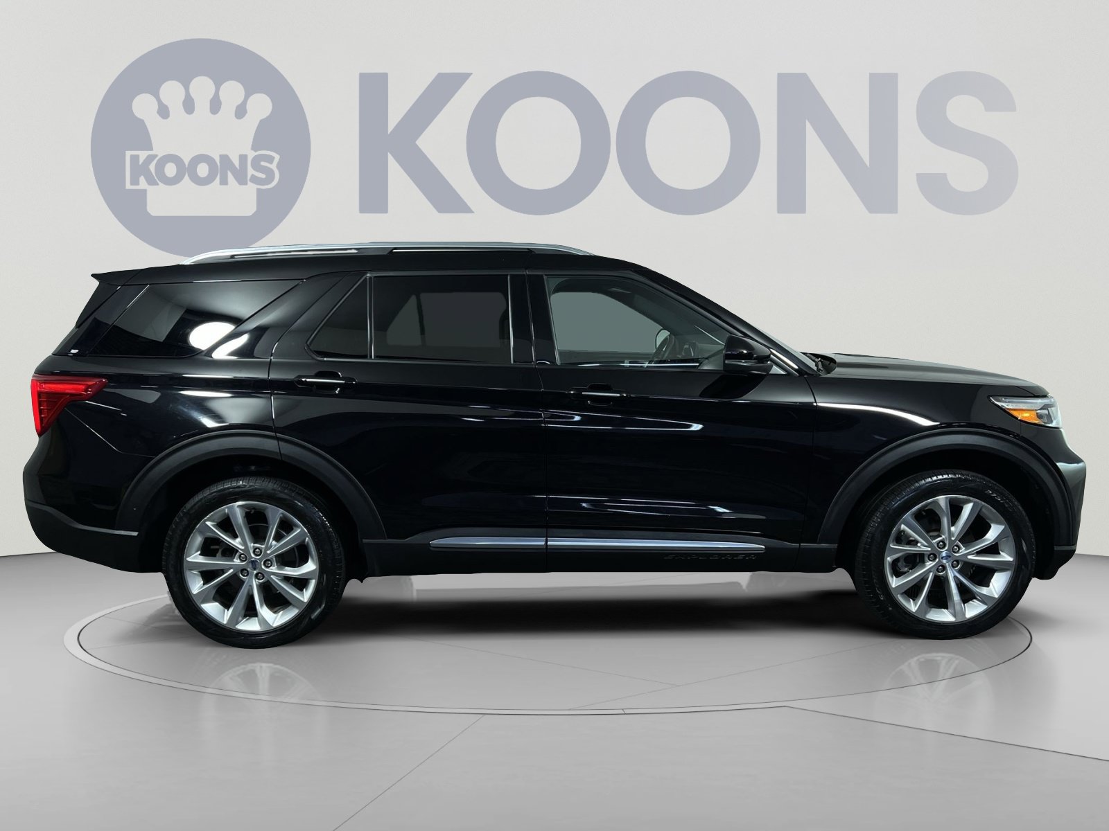 Certified 2023 Ford Explorer Platinum w/ Technology Package AWD/4WD image 7