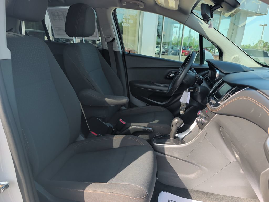 Used 2020 Chevrolet Trax LS w/ Tint and Cruise Package FWD image 20