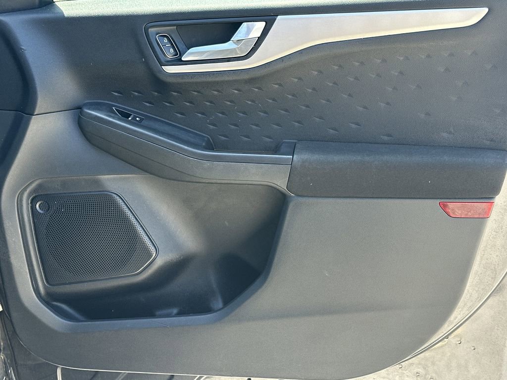 Used 2020 Ford Escape SE FWD image 15