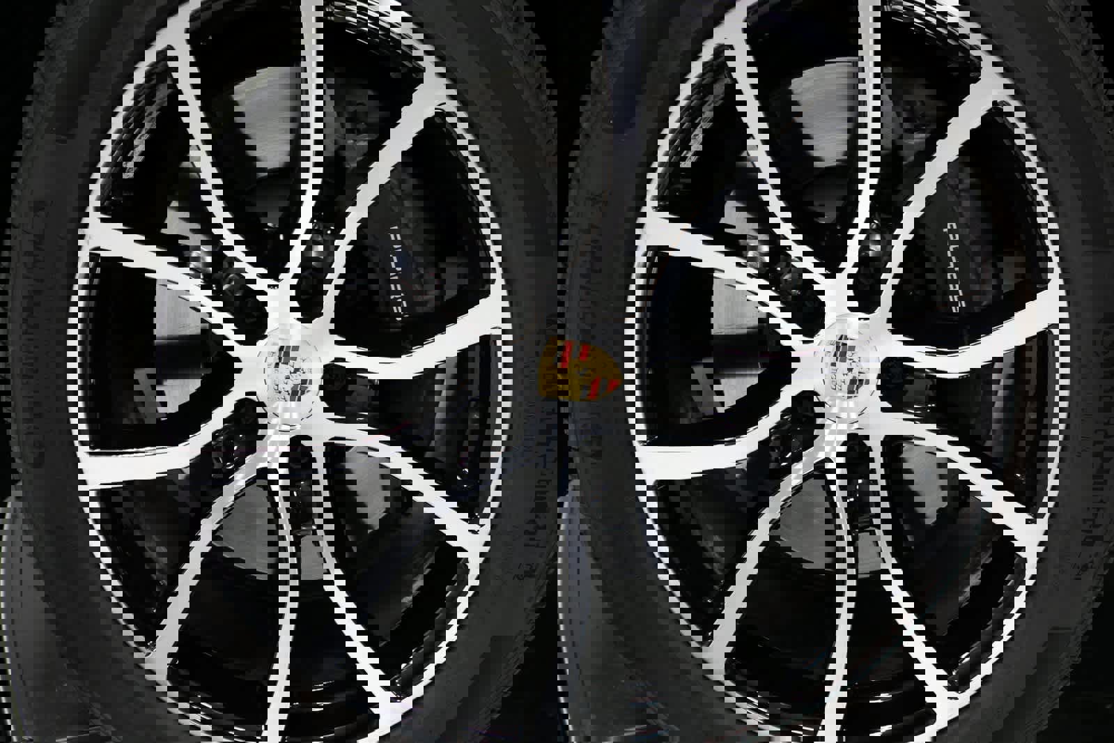 Certified 2023 Porsche Cayenne Platinum Edition w/ Assistance Package image 11