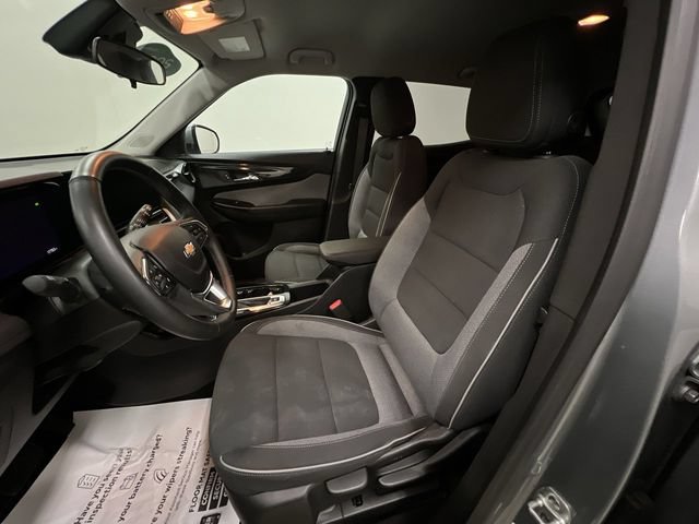 Certified 2024 Chevrolet TrailBlazer LT w/ LT Cold Weather Package AWD/4WD image 19