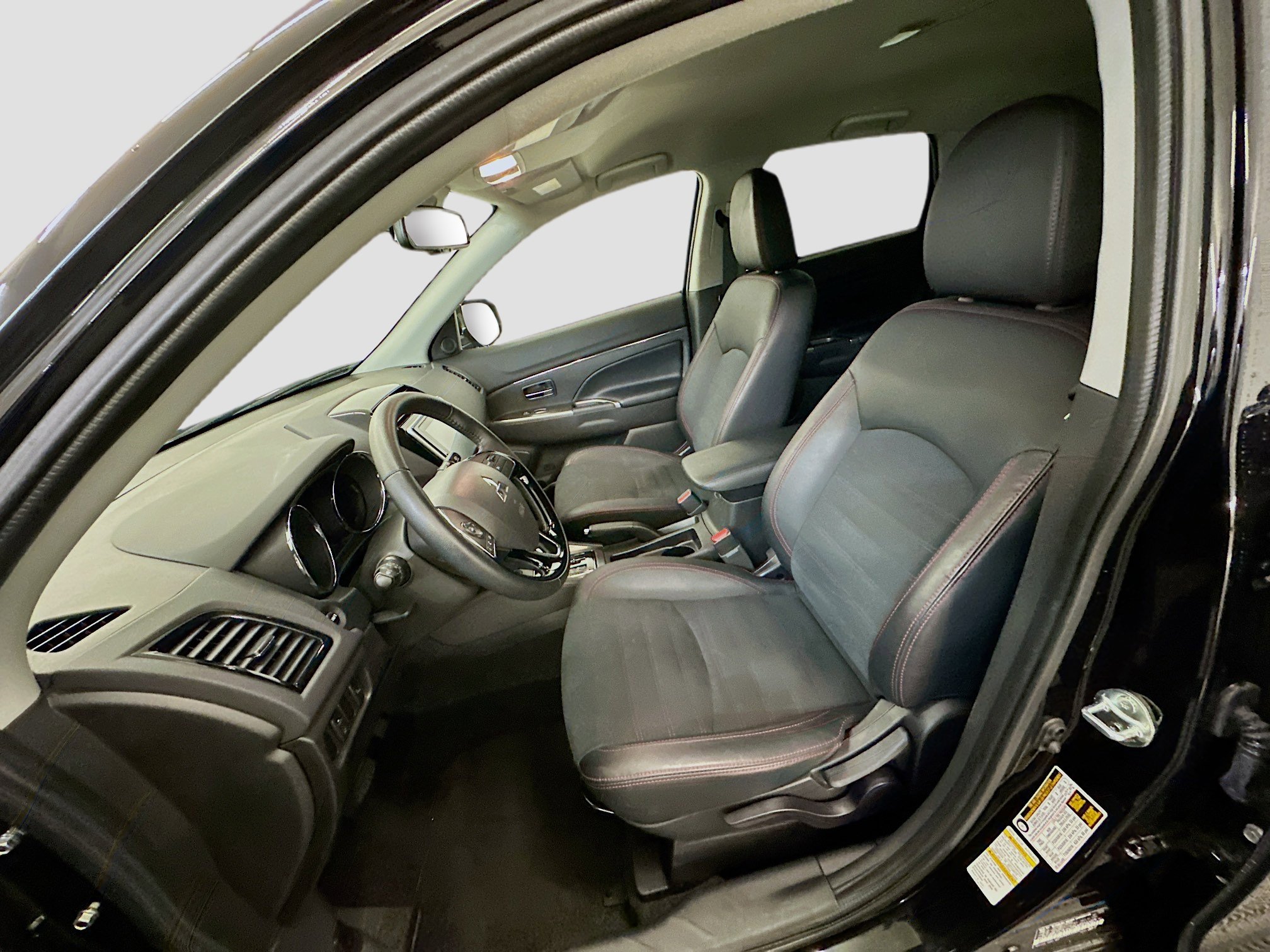 Used 2025 Mitsubishi Outlander Sport AWD image 13