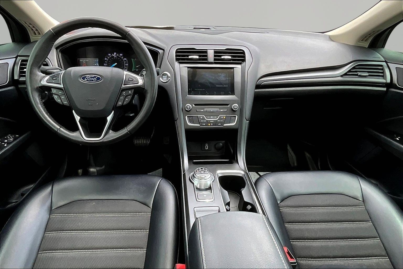 Used 2018 Ford Fusion SE w/ Equipment Group 201A FWD image 7