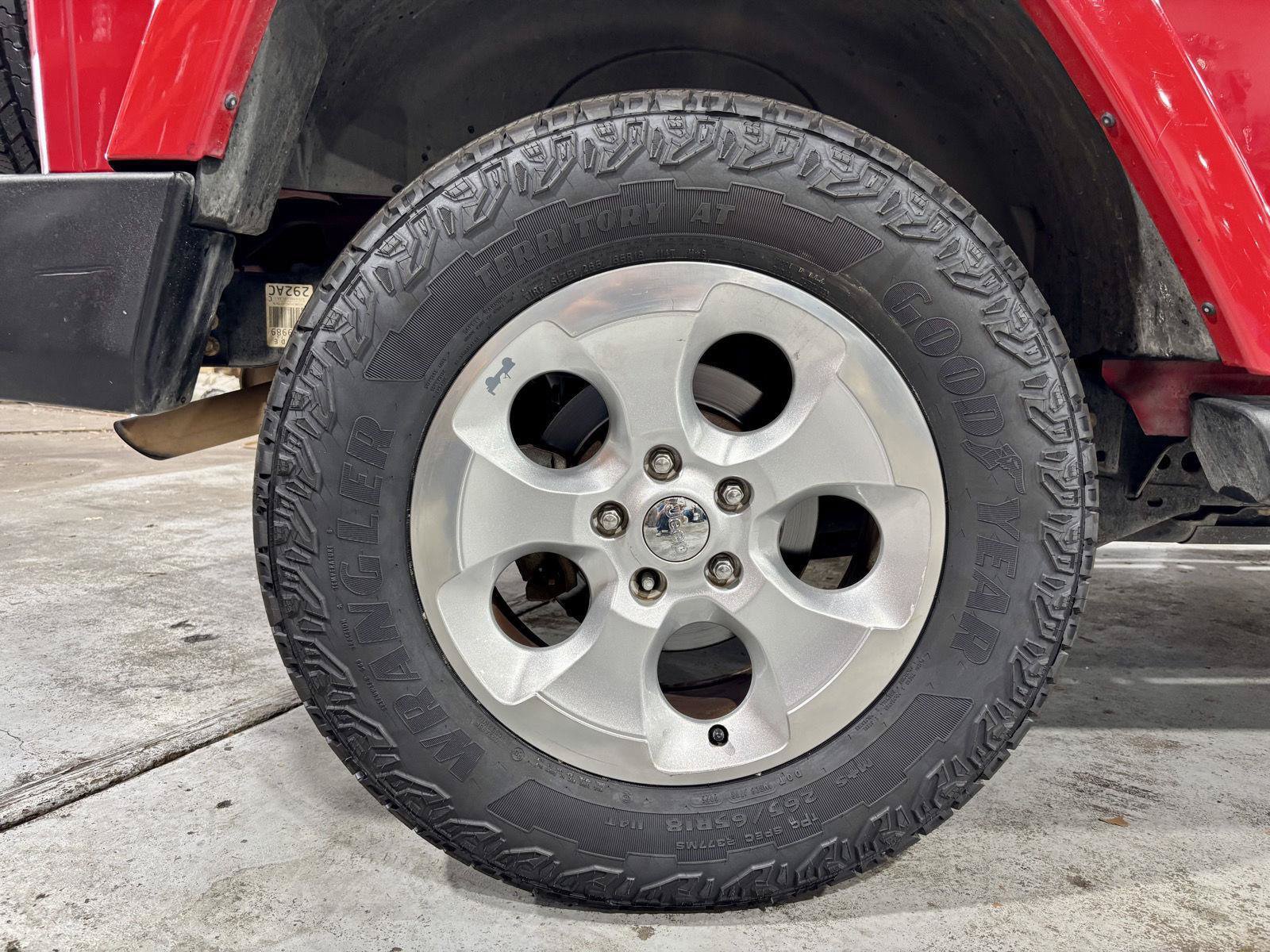 Used 2013 Jeep Wrangler Unlimited Sahara AWD/4WD image 19