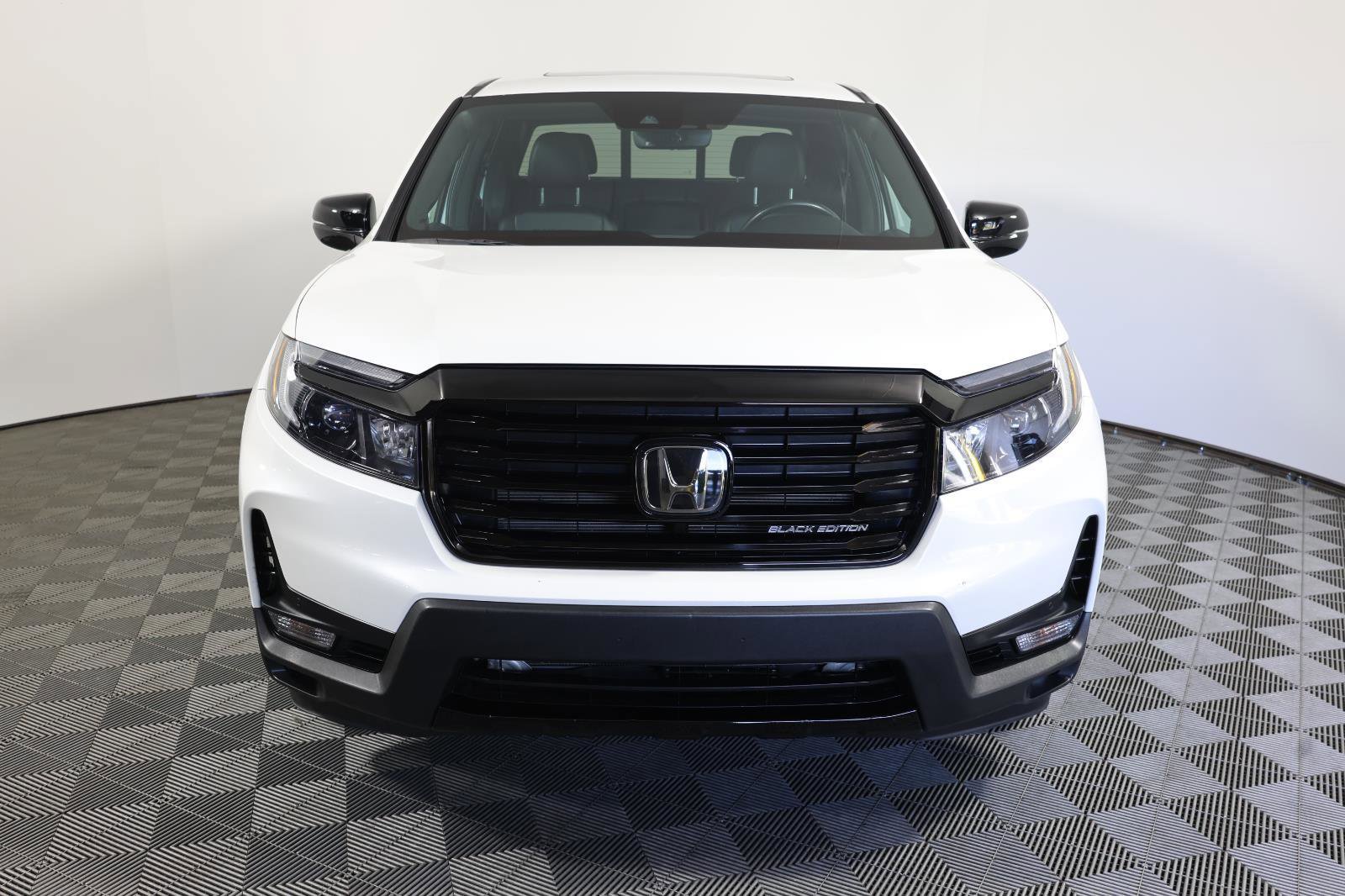 Used 2023 Honda Ridgeline Black Edition image 2