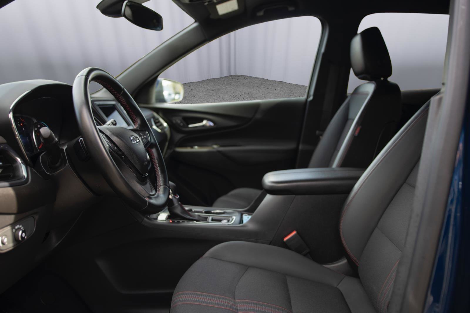 Used 2023 Chevrolet Equinox RS AWD/4WD image 2
