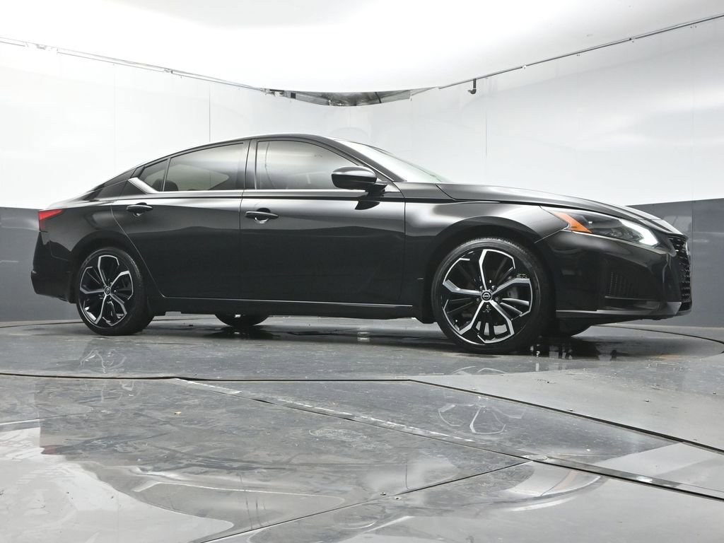 Used 2023 Nissan Altima 2.5 SR image 29