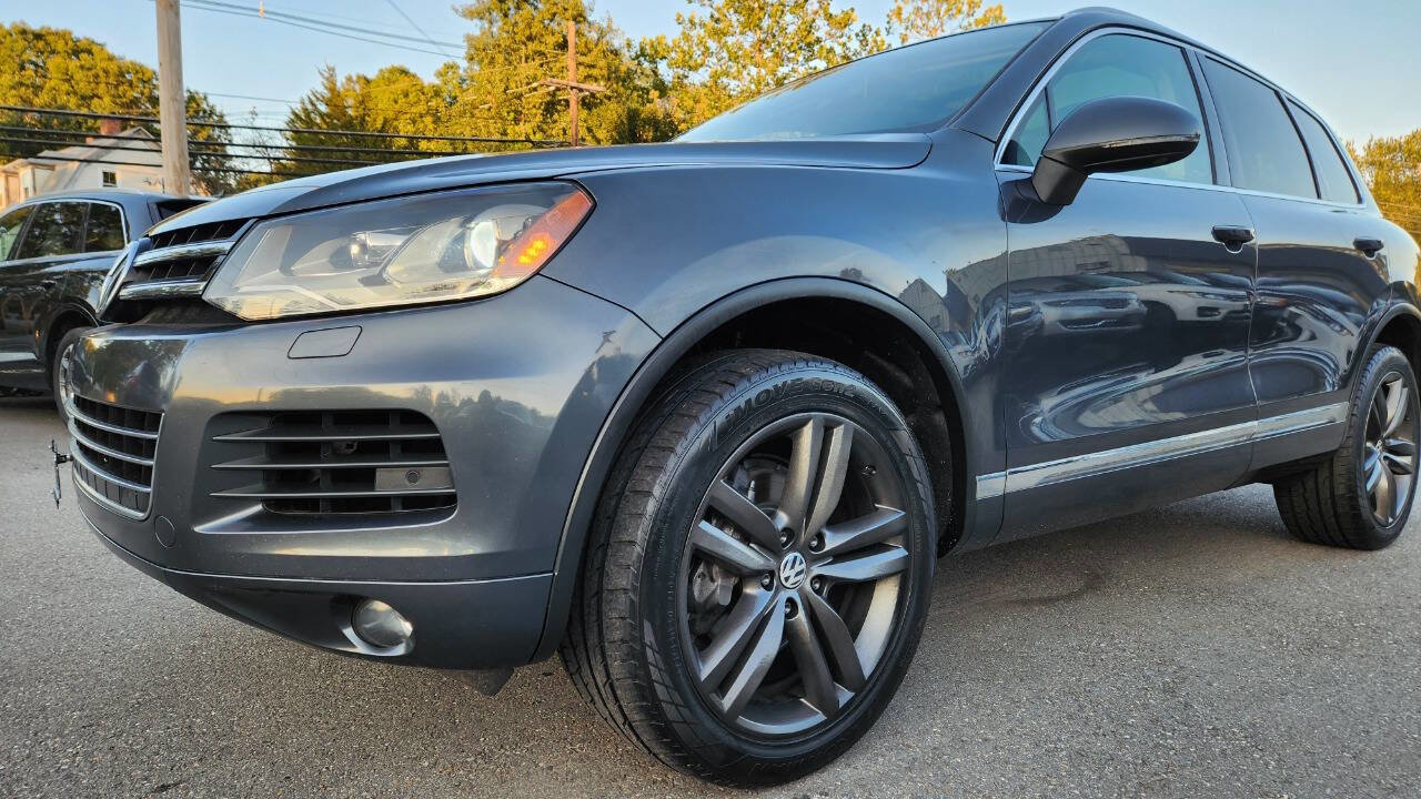 Used 2012 Volkswagen Touareg Executive image 6