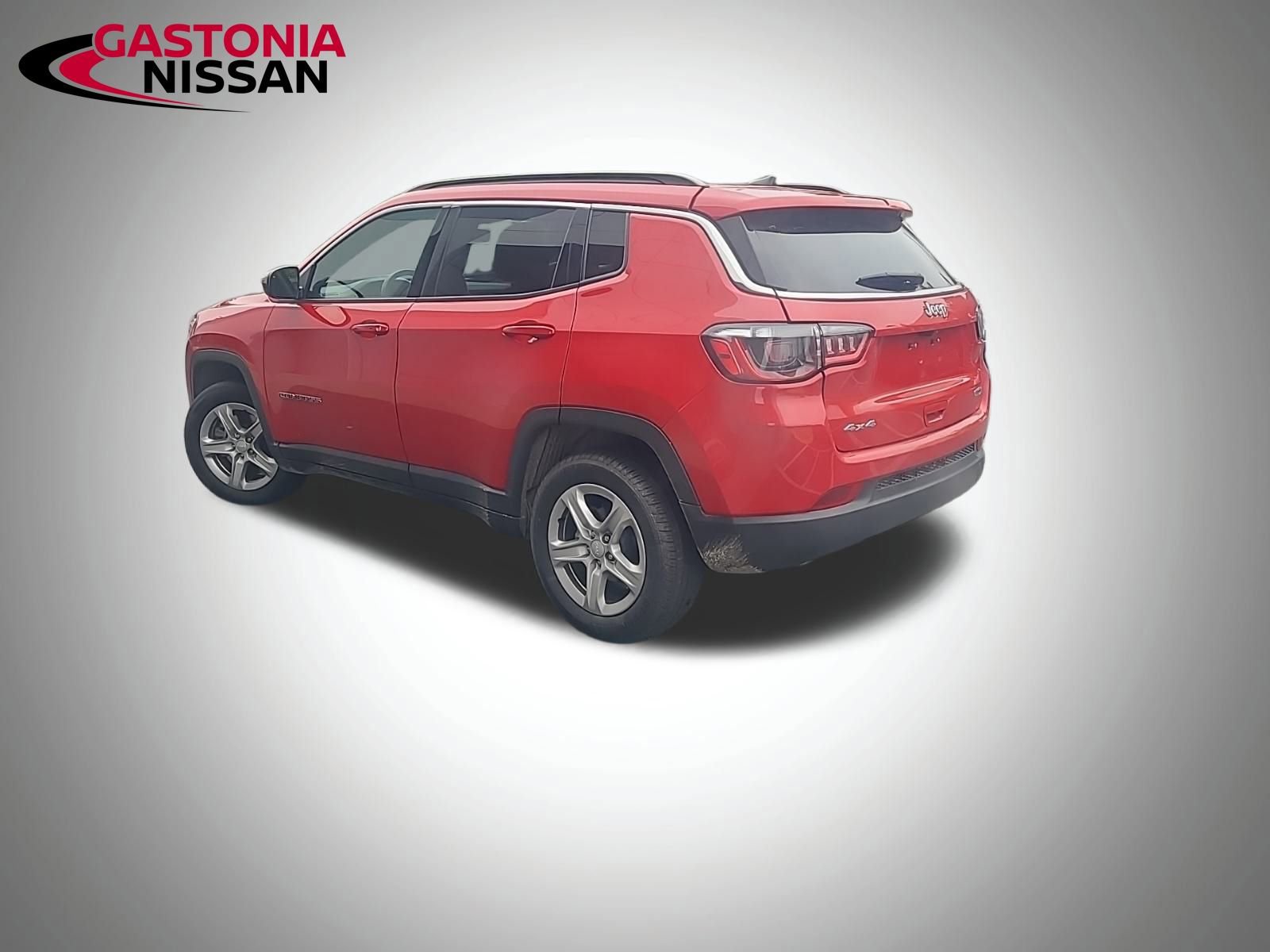 Used 2024 Jeep Compass Latitude image 30