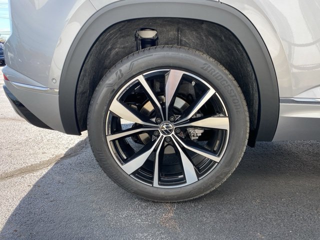 New 2026 Volkswagen Atlas Cross Sport SEL Premium R-Line AWD/4WD image 23