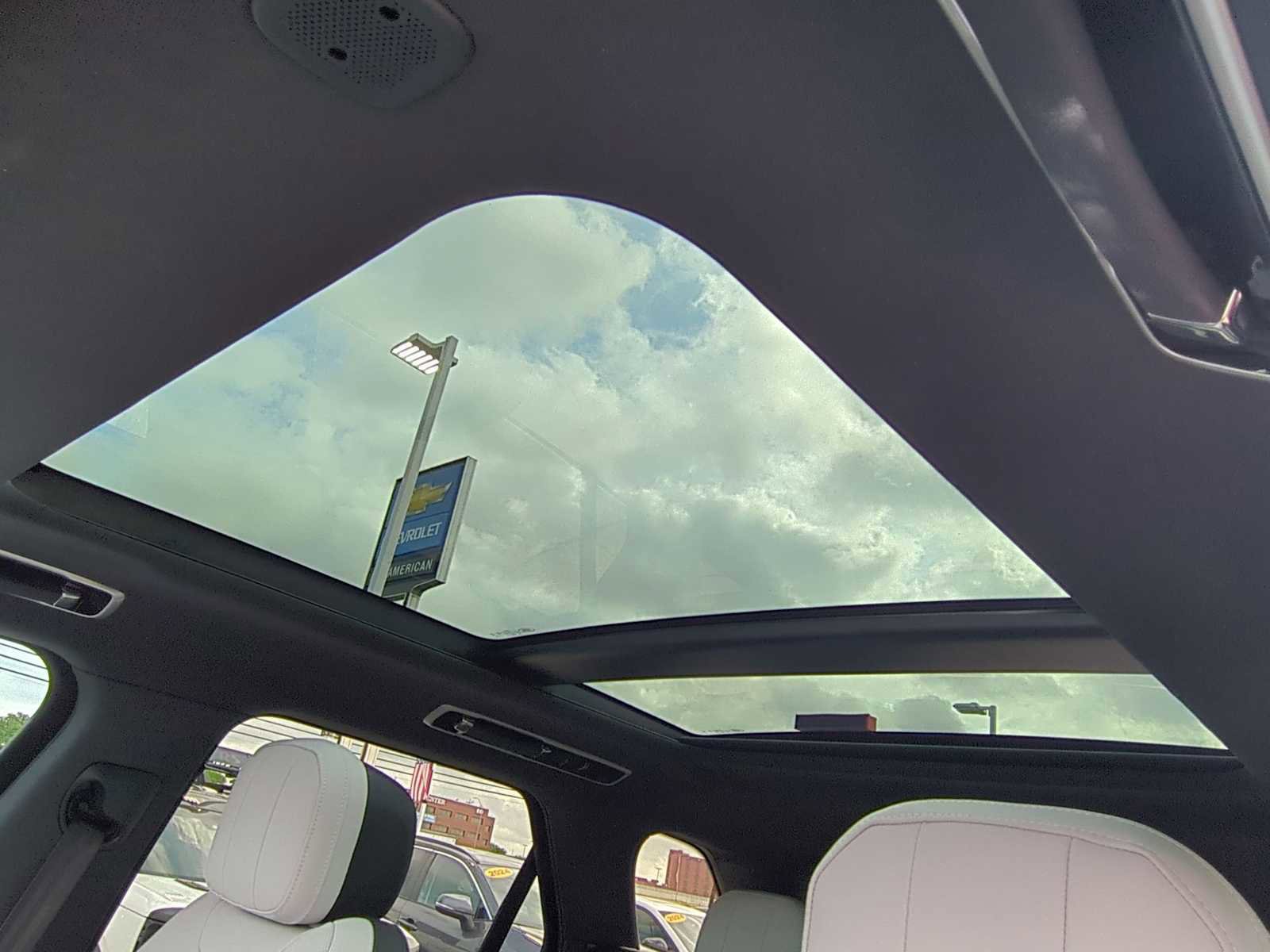 Used 2025 Land Rover Range Rover Sport Dynamic SE image 18