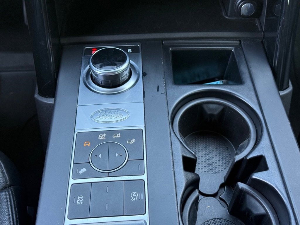 Used 2019 Land Rover Discovery SE image 28