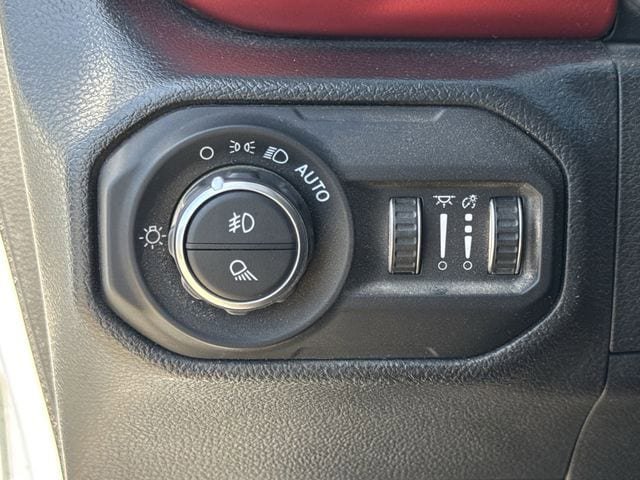Used 2022 Jeep Gladiator Rubicon AWD/4WD image 23