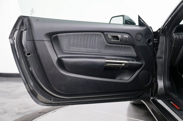 Used 2019 Ford Mustang Shelby GT350 w/ Technology Package image 28