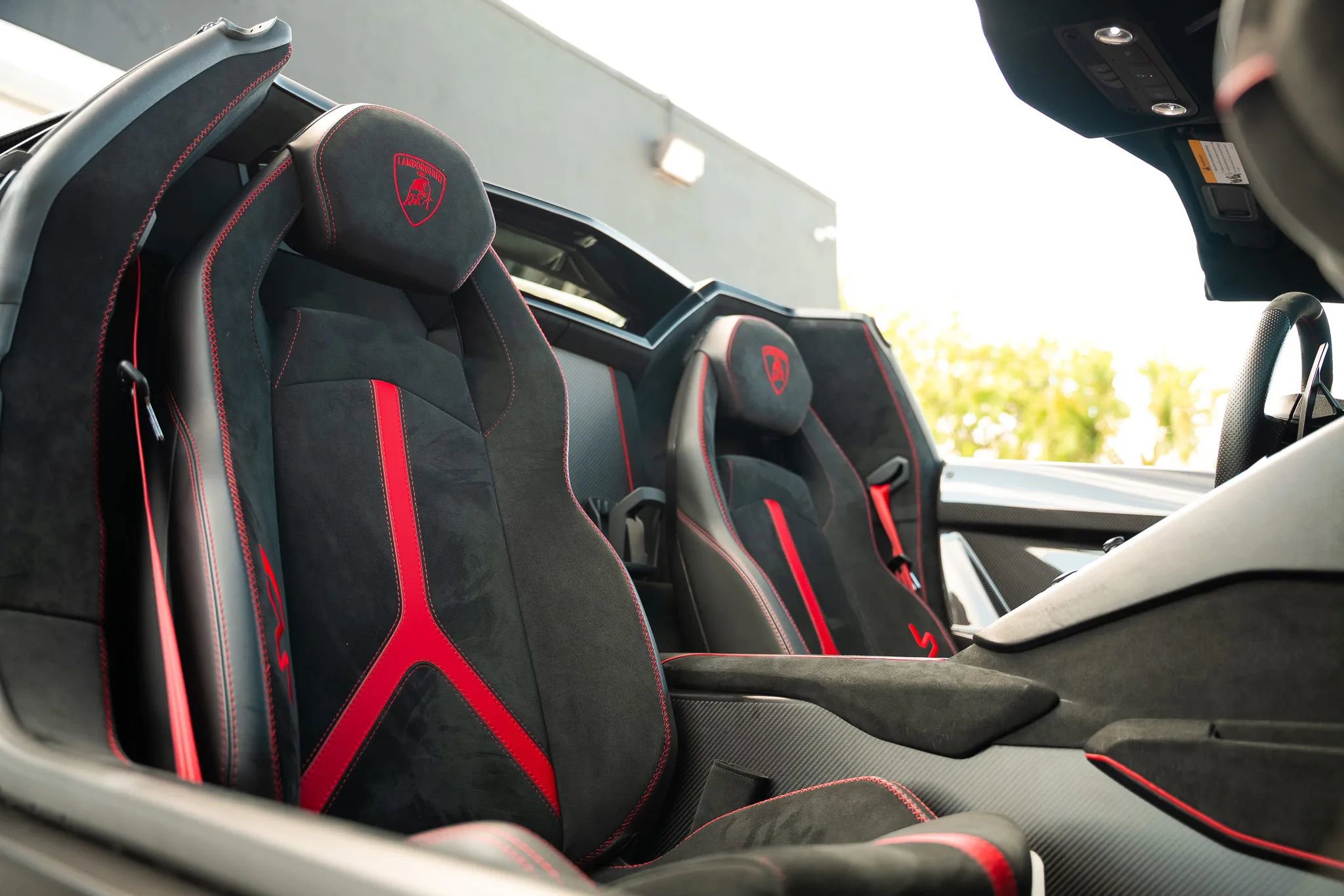 Used 2021 Lamborghini Aventador SVJ AWD/4WD image 12