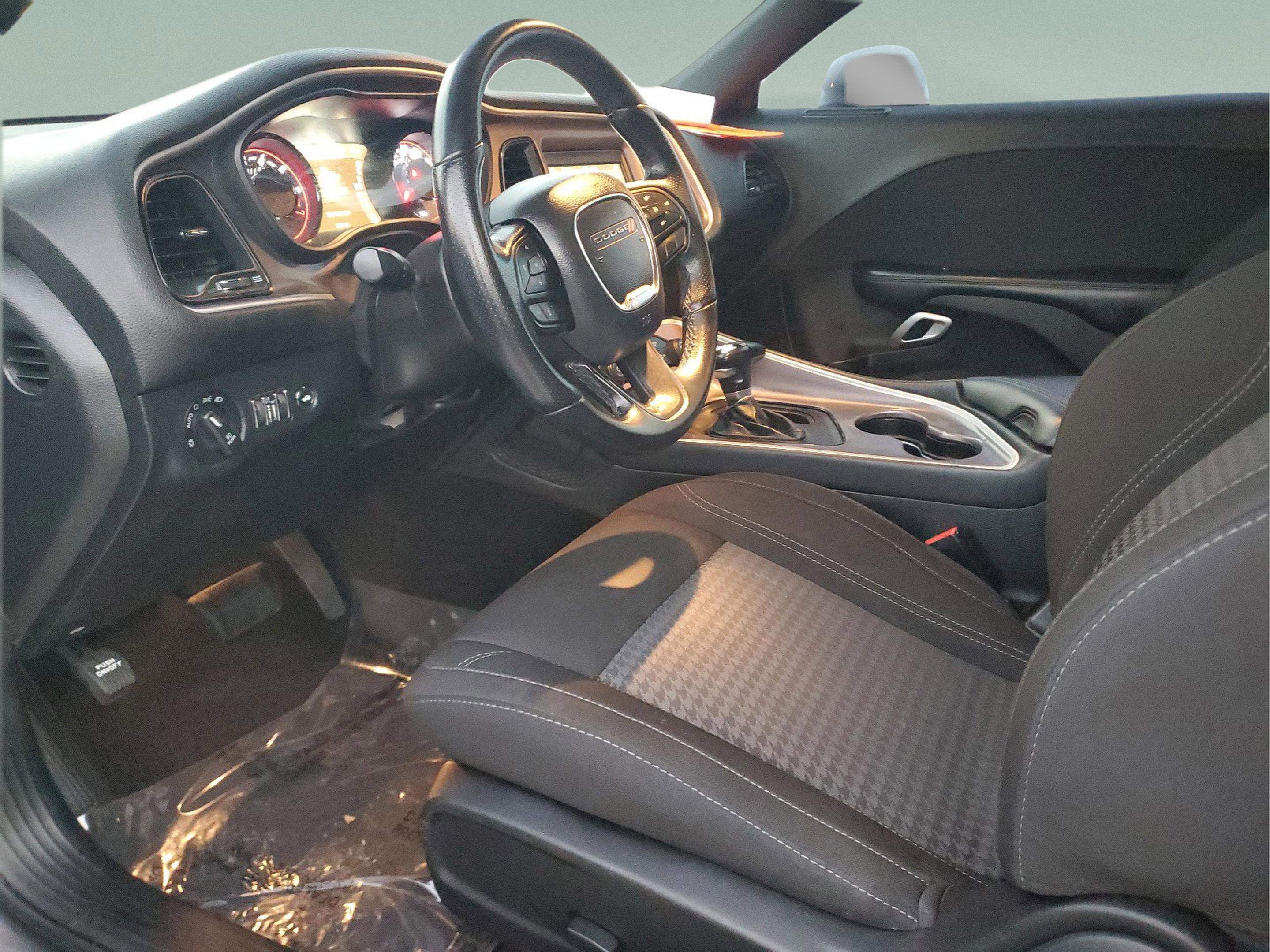 Certified 2022 Dodge Challenger SXT w/ Blacktop Package image 16