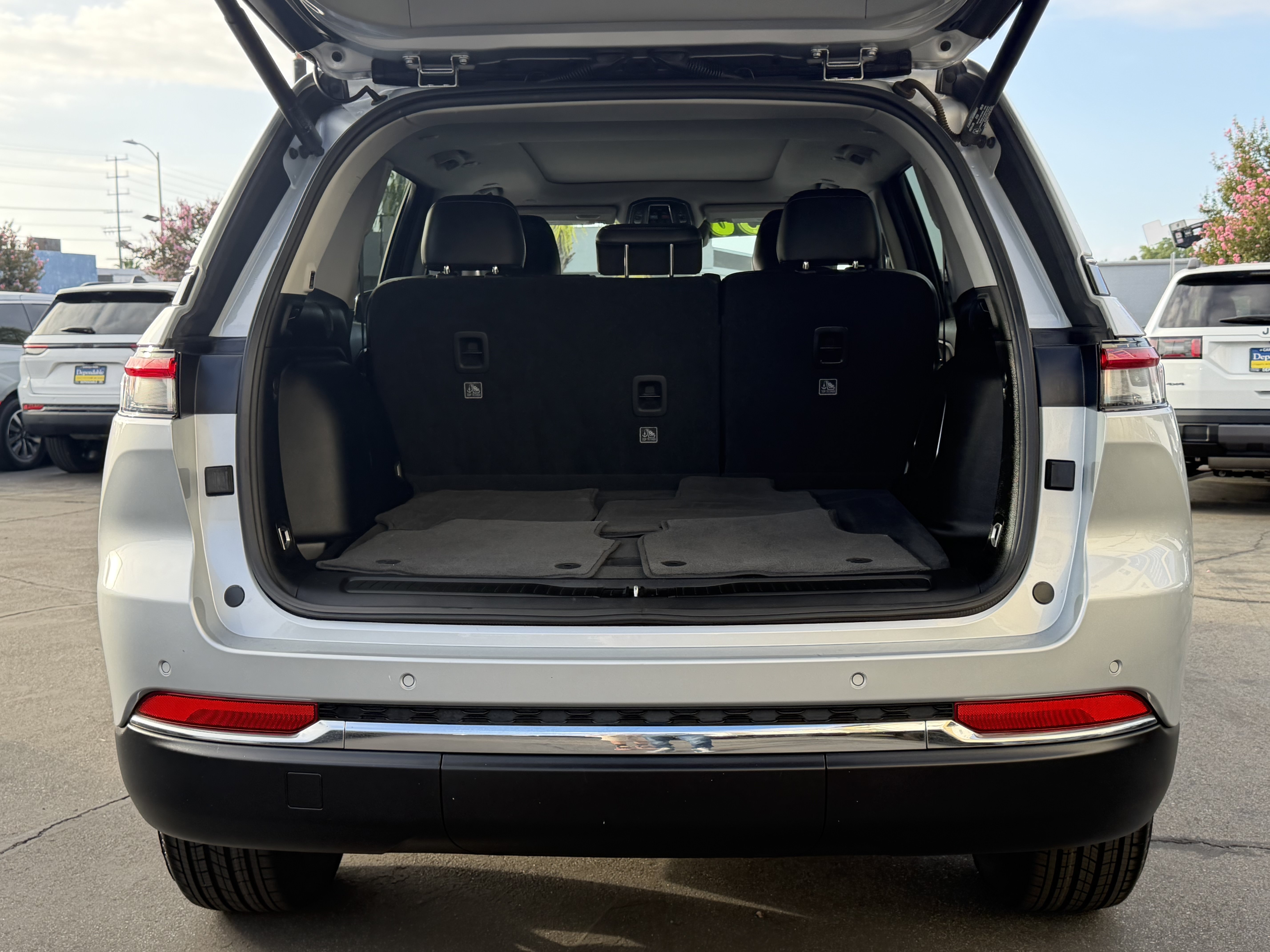 Used 2022 Jeep Grand Cherokee Limited RWD image 17