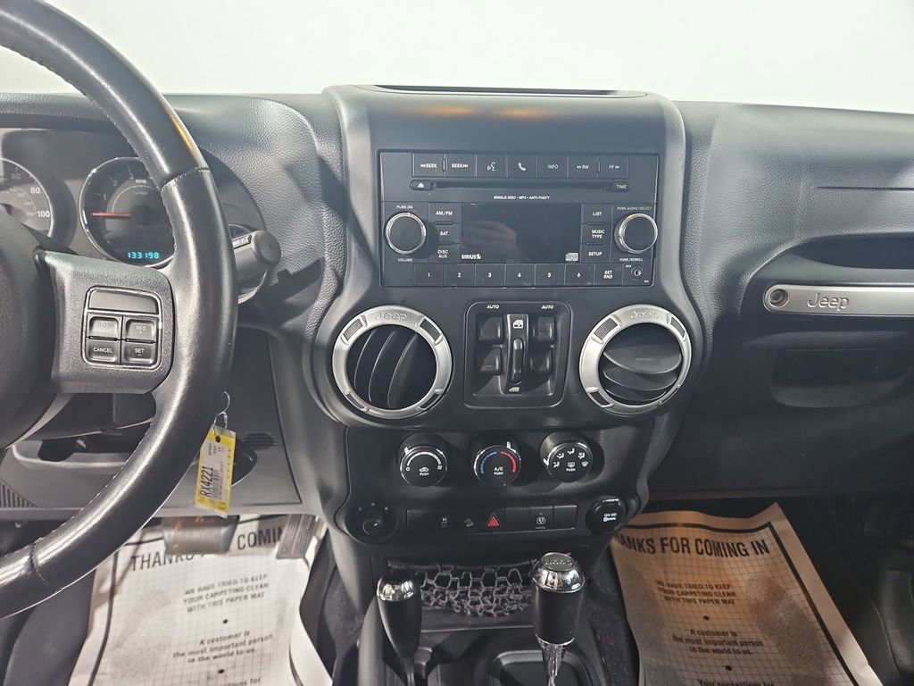 Used 2014 Jeep Wrangler Unlimited Rubicon w/ Connectivity Group image 18