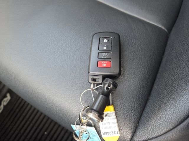 Used 2017 Toyota RAV4 Limited image 36